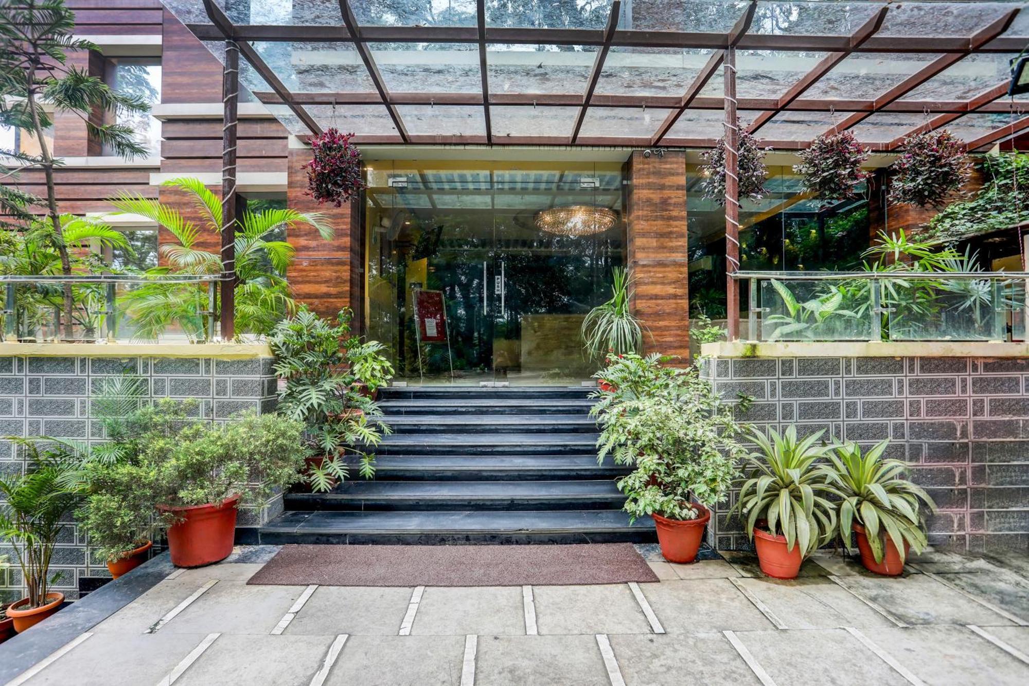 Super Townhouse Oak Pacify Hills Hotel Rājpur Exterior foto