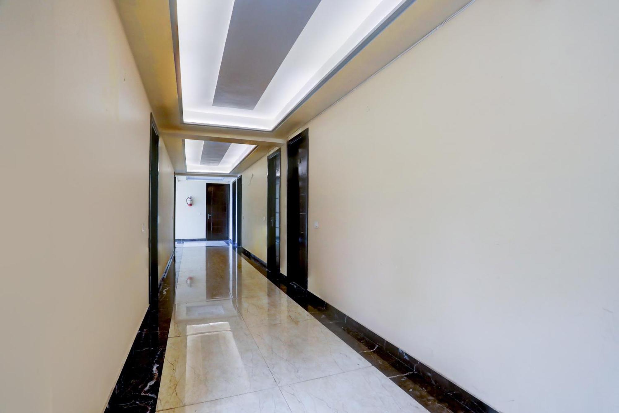 Super Townhouse Oak Pacify Hills Hotel Rājpur Exterior foto