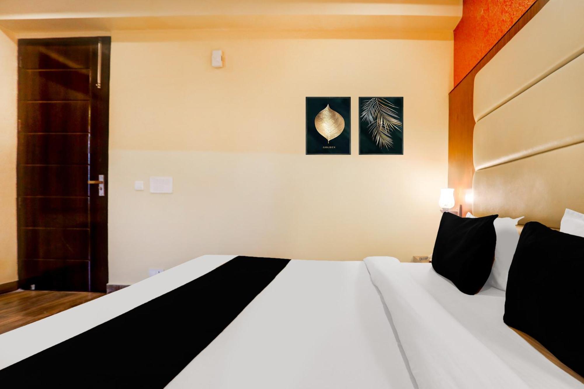 Super Townhouse Oak Pacify Hills Hotel Rājpur Exterior foto
