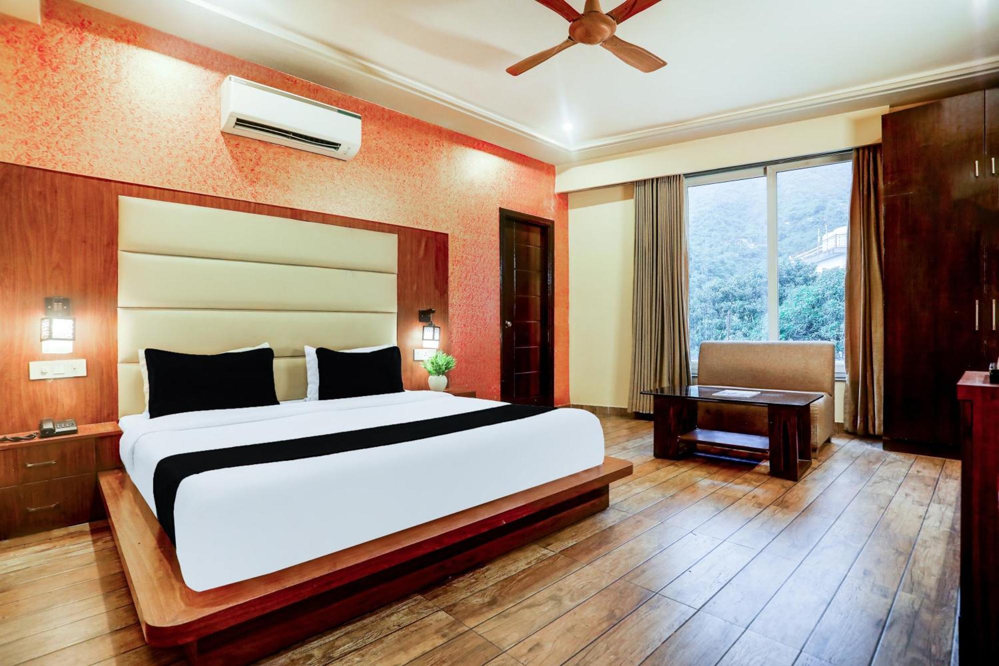 Super Townhouse Oak Pacify Hills Hotel Rājpur Exterior foto
