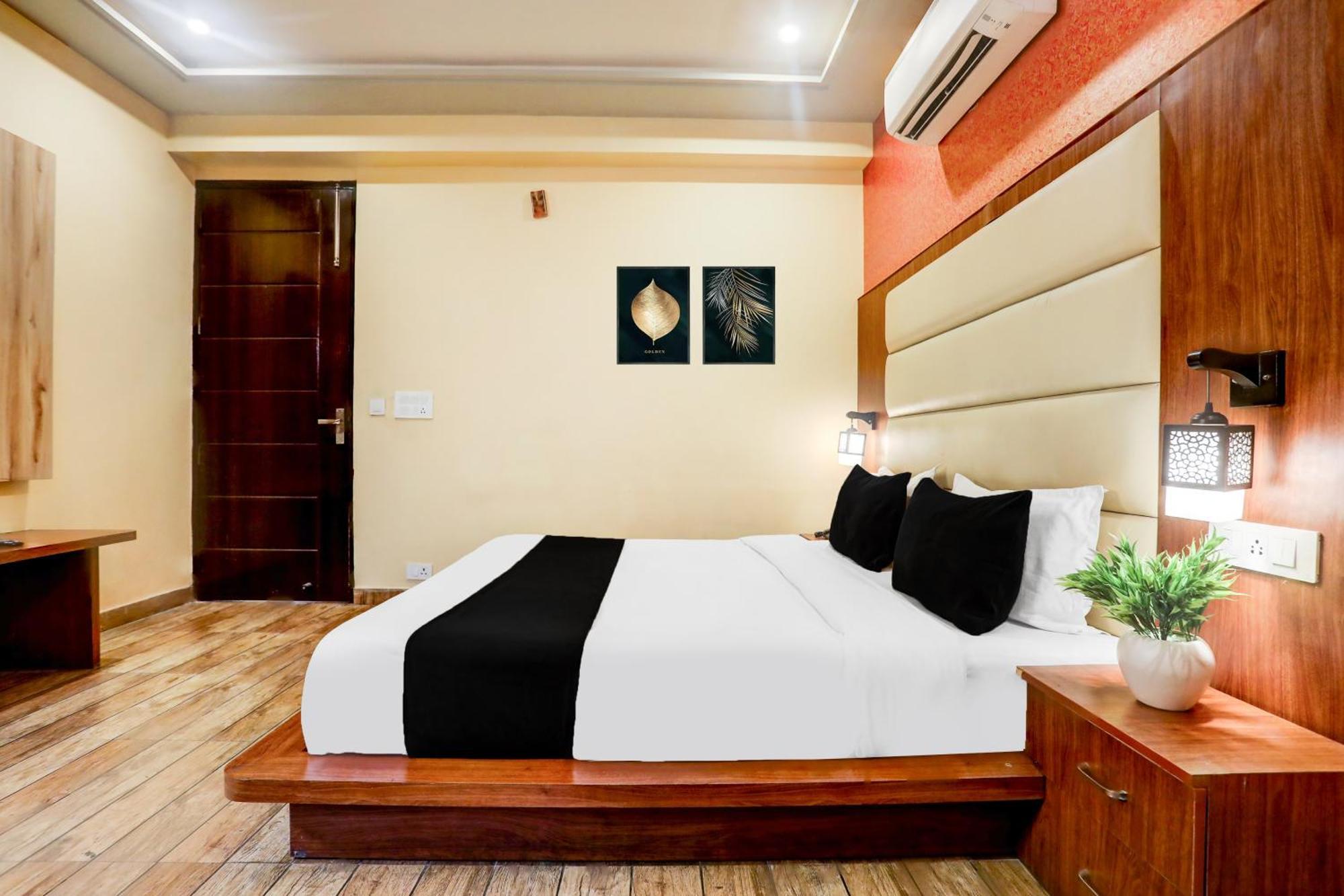 Super Townhouse Oak Pacify Hills Hotel Rājpur Exterior foto