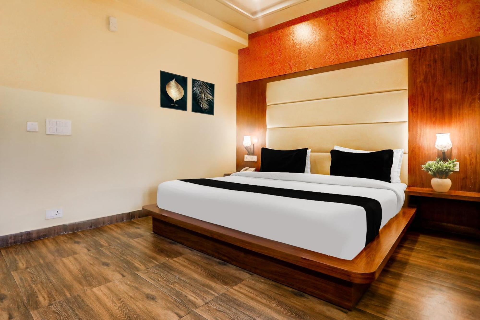 Super Townhouse Oak Pacify Hills Hotel Rājpur Exterior foto
