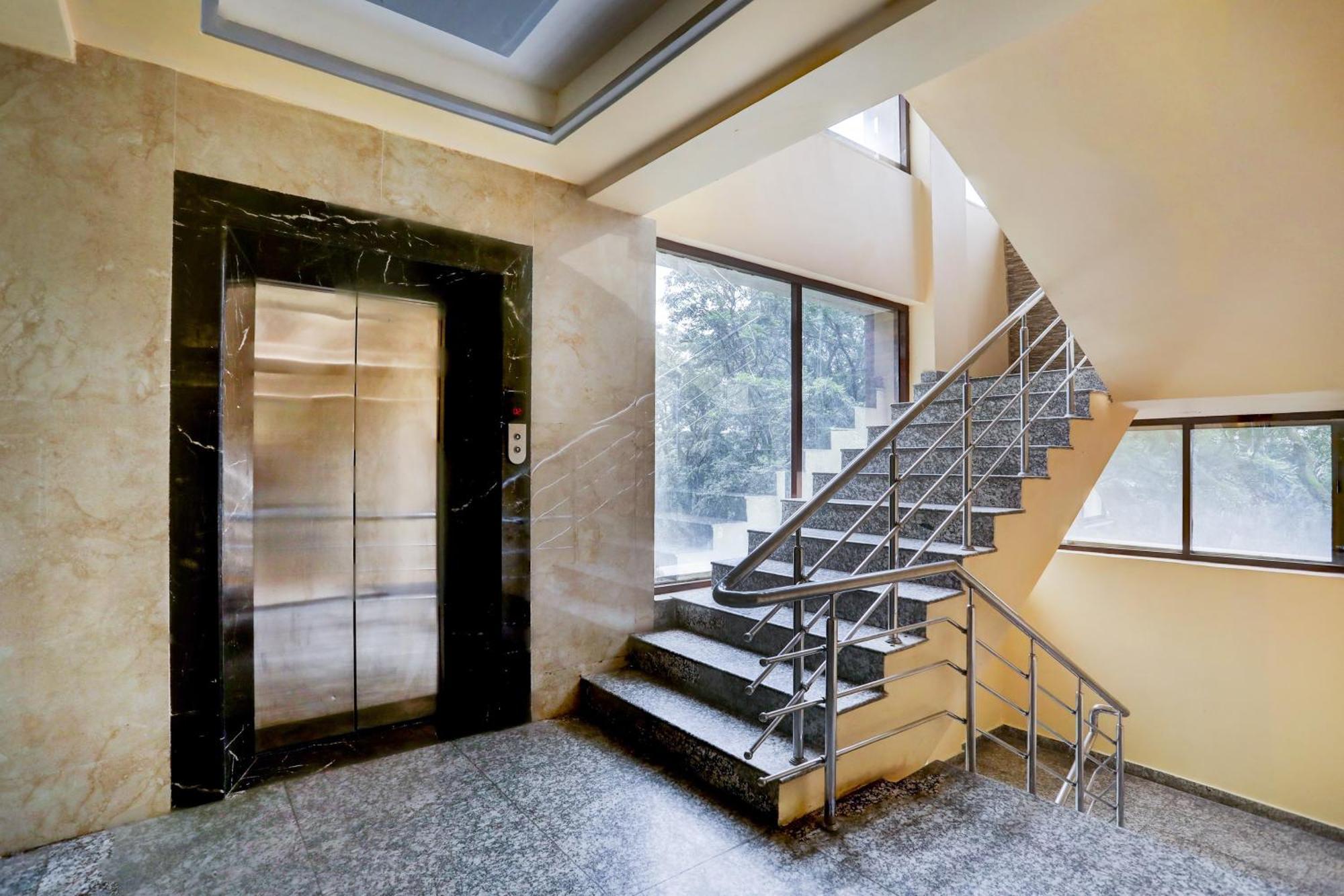 Super Townhouse Oak Pacify Hills Hotel Rājpur Exterior foto